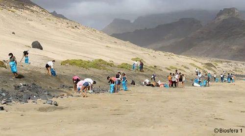 São Vicente Clean Coast Campaign focuses once again on Praia do Lixo